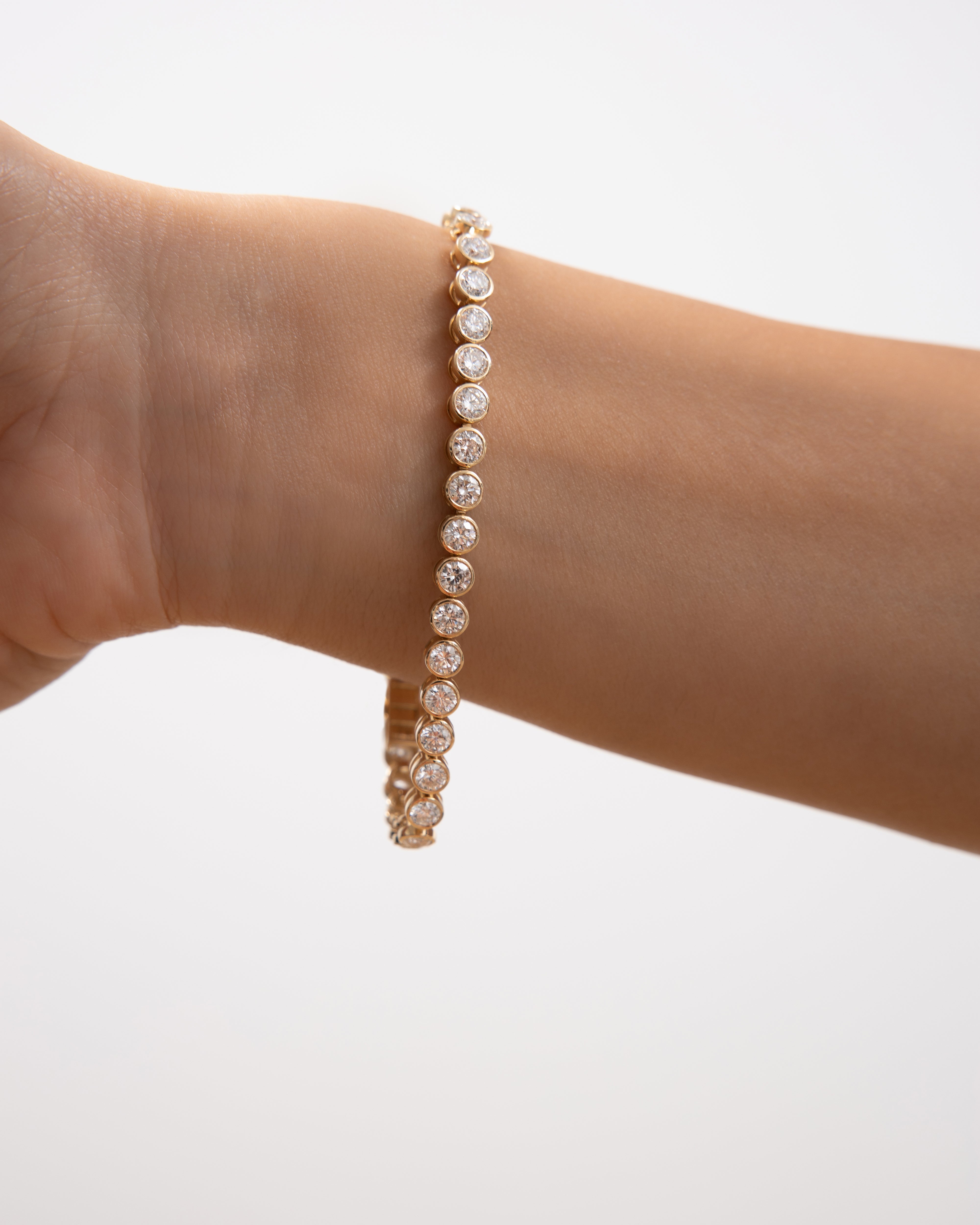Tennis - round bezel bracelet