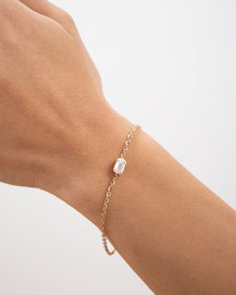 Solitare - Emerald bezel bracelet