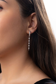 Huggies chain drop Pear - 1.5 ct